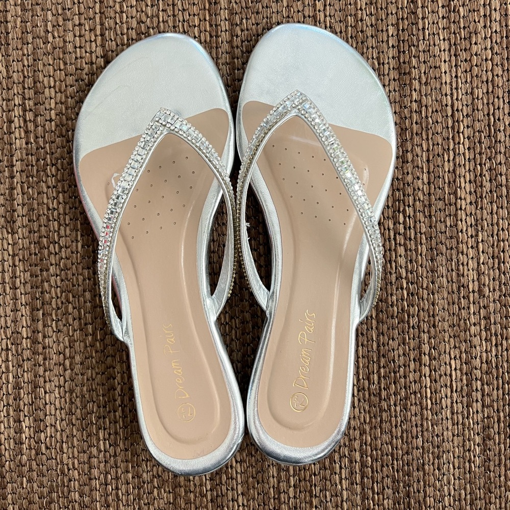 Dream Pairs jeweled sandals NEW
